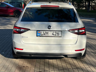 Skoda Superb foto 4