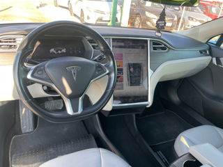 Tesla Model S foto 8