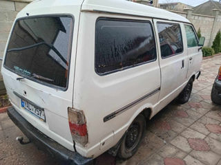 Nissan Serena foto 4