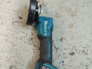 Makita DGA 513 foto 1