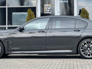 BMW 7 Series foto 7