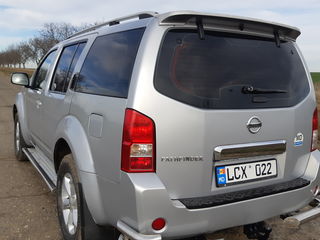 Nissan Pathfinder foto 3