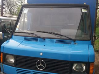 Mercedes 410D foto 2