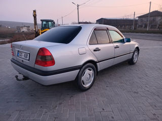 Mercedes C-Class foto 5