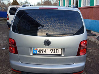 Volkswagen Touran foto 4