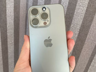 iphone 15 pro 256 gb natural titanium foto 2