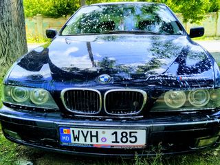 BMW 5 Series foto 4