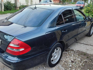 Mercedes E-Class foto 3