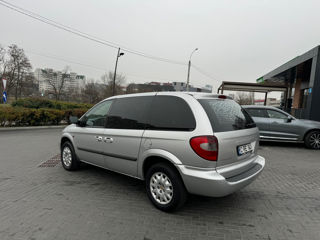 Chrysler Voyager foto 9