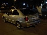 Hyundai Accent foto 9