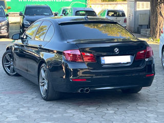 BMW 5 Series foto 4