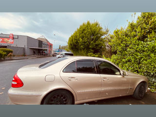 Mercedes E-Class foto 2