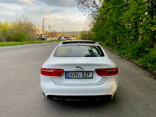 Jaguar XE foto 4