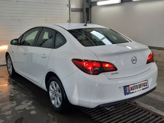 Opel Astra foto 4