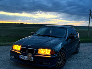 BMW 3 Series Coupe foto 2