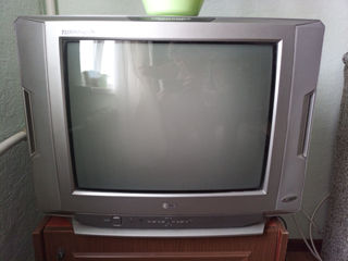 Продаю 2 телевизора LG и Vityaz