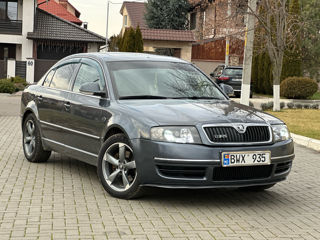 Skoda Superb foto 2