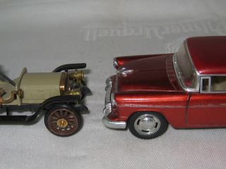 Модели автомобилей времен СССР: "Нива", "Chevy Nomad", календарь, кукла и подстаканники foto 9