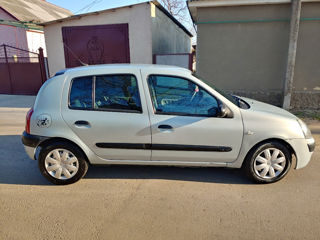 Renault Clio foto 2