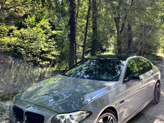 BMW 5 Series foto 3