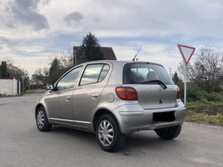 Toyota Yaris foto 2