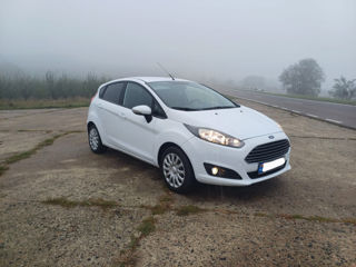 Ford Fiesta foto 2