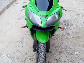 Kawasaki Zx6r foto 2