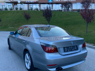 BMW 5 Series foto 4