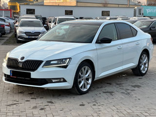 Skoda Superb foto 1