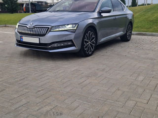 Skoda Superb foto 2