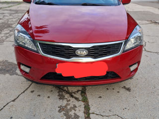 KIA Ceed foto 2