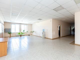 Oficiu spre chirie, euroreparație, Centru, 2200 € ! foto 5