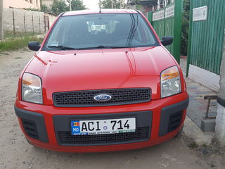 Ford Fusion foto 8