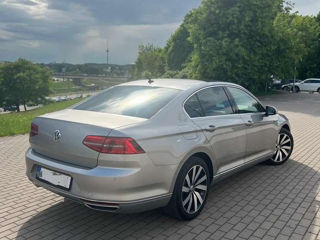 Volkswagen Passat foto 2