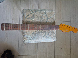 Гриф Fender stratocaster печённый,канадский hard maple, а также: foto 2