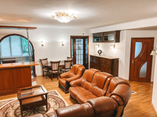 2-х комнатная квартира, 92 м², Центр, Кишинёв