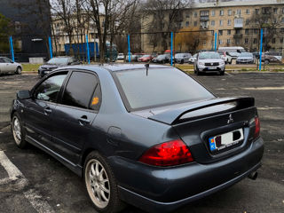 Mitsubishi Lancer foto 4