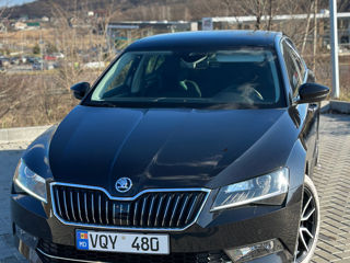 Skoda Superb foto 2