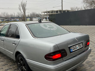 Mercedes E-Class foto 8