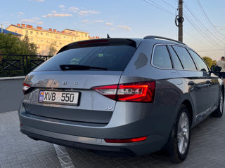 Skoda Superb foto 2