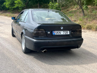 BMW 5 Series фото 3