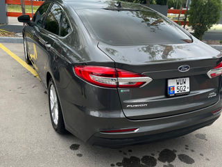 Ford Fusion foto 4