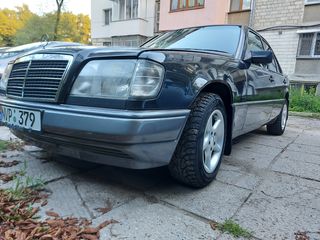 Mercedes Series (W124) foto 6