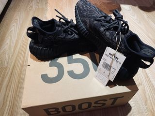 Adidas Yeezy Boost V2 Size 38, UK 5 foto 2
