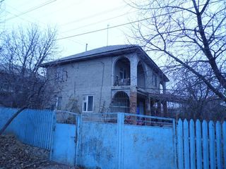 Vind casa cu doua nivele in Stauceni pe 7 ari in sectorul nou-42500 Foarte urgent foto 1
