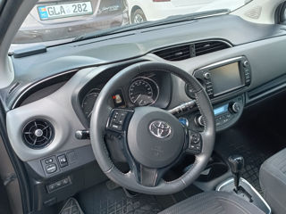 Toyota Yaris foto 2