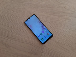 Vind Samsung Galaxy A50 in stare lucratoare