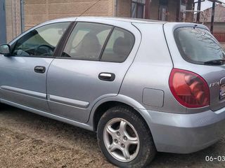 Nissan Almera foto 2