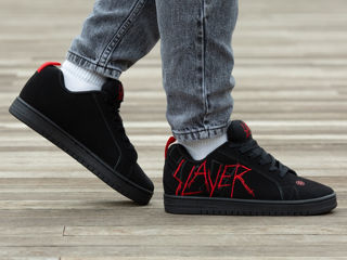 DC х Slayer Court Graffik Unisex foto 10