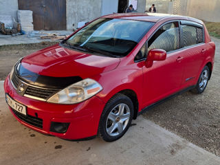 Nissan Versa foto 2